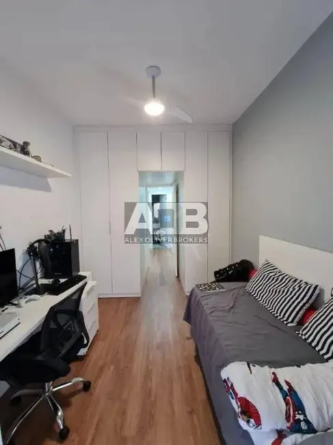 Apartamento com 2 quartos à venda, 83m2 em Leblon, Rio De Janeiro - RJ - imagem 3 Foto 3 de Apartamento com 2 quartos à venda, 83m2 em Leblon, Rio De Janeiro - RJ