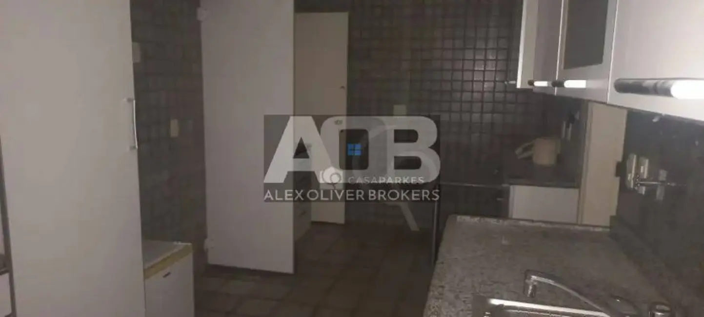Apartamento com 4 quartos à venda, 235m2 em Leblon, Rio De Janeiro - RJ - imagem 9 Foto 9 de Apartamento com 4 quartos à venda, 235m2 em Leblon, Rio De Janeiro - RJ