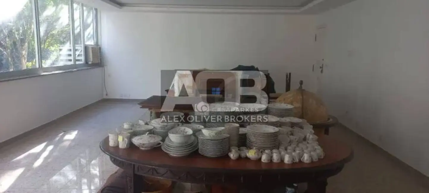 Apartamento com 4 quartos à venda, 235m2 em Leblon, Rio De Janeiro - RJ - imagem 5 Foto 5 de Apartamento com 4 quartos à venda, 235m2 em Leblon, Rio De Janeiro - RJ