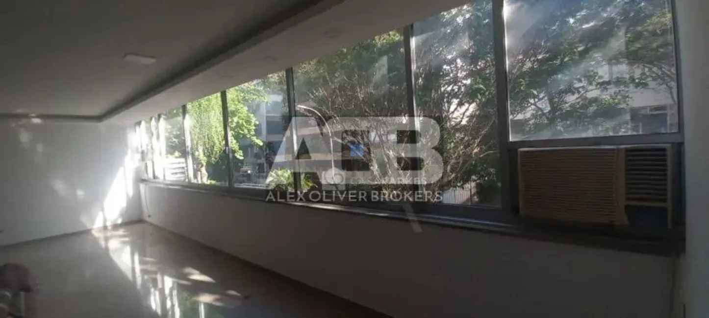 Apartamento com 4 quartos à venda, 235m2 em Leblon, Rio De Janeiro - RJ - imagem 2 Foto 2 de Apartamento com 4 quartos à venda, 235m2 em Leblon, Rio De Janeiro - RJ