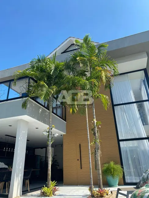 Casa com 4 quartos à venda, 267m2 em Recreio dos Bandeirantes, Rio De Janeiro - RJ - imagem 2 Foto 2 de Casa com 4 quartos à venda, 267m2 em Recreio dos Bandeirantes, Rio De Janeiro - RJ