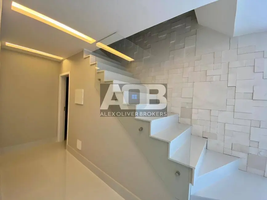 Casa com 4 quartos à venda, 267m2 em Recreio dos Bandeirantes, Rio De Janeiro - RJ - imagem 3 Foto 3 de Casa com 4 quartos à venda, 267m2 em Recreio dos Bandeirantes, Rio De Janeiro - RJ