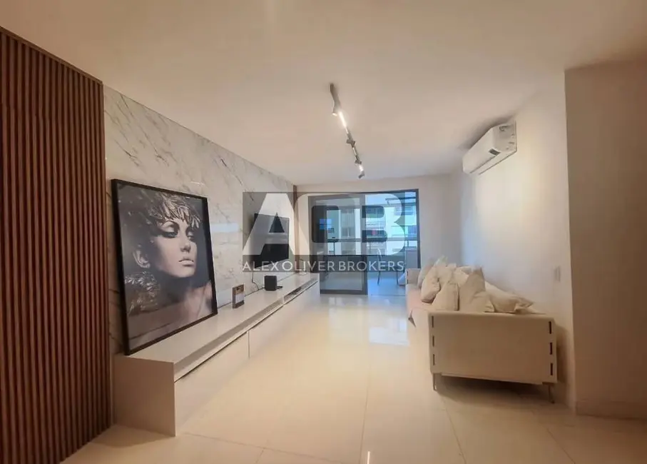 Foto 2 de Apartamento com 4 quartos à venda, 137m2 em Rio De Janeiro - RJ