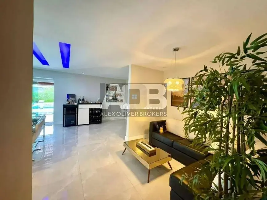 Casa com 4 quartos à venda, 325m2 em Freguesia (Jacarepaguá), Rio De Janeiro - RJ - imagem 9 Foto 9 de Casa com 4 quartos à venda, 325m2 em Freguesia (Jacarepaguá), Rio De Janeiro - RJ