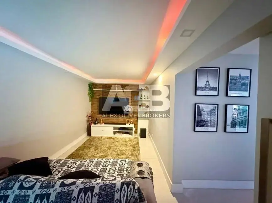 Casa com 4 quartos à venda, 325m2 em Freguesia (Jacarepaguá), Rio De Janeiro - RJ - imagem 6 Foto 6 de Casa com 4 quartos à venda, 325m2 em Freguesia (Jacarepaguá), Rio De Janeiro - RJ