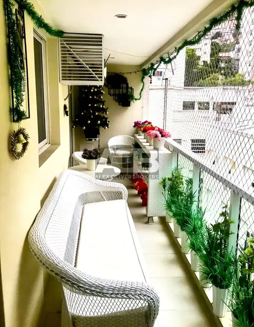 Apartamento com 3 quartos à venda, 80m2 em Laranjeiras, Rio De Janeiro - RJ - imagem 3 Foto 3 de Apartamento com 3 quartos à venda, 80m2 em Laranjeiras, Rio De Janeiro - RJ
