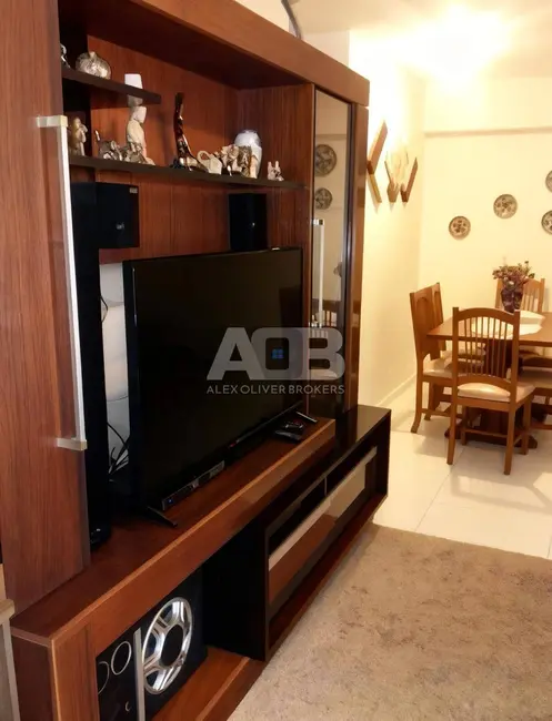 Apartamento com 3 quartos à venda, 80m2 em Laranjeiras, Rio De Janeiro - RJ - imagem 8 Foto 8 de Apartamento com 3 quartos à venda, 80m2 em Laranjeiras, Rio De Janeiro - RJ