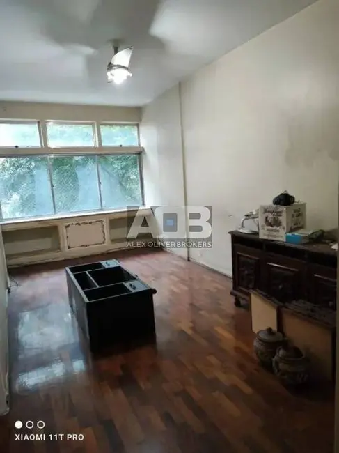 Apartamento com 3 quartos à venda em Laranjeiras, Rio De Janeiro - RJ - imagem 1 Foto 1 de Apartamento com 3 quartos à venda em Laranjeiras, Rio De Janeiro - RJ