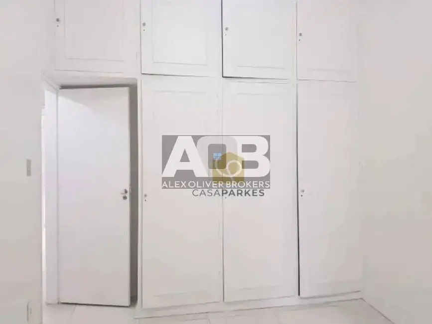 Apartamento com 3 quartos à venda, 108m2 em Laranjeiras, Rio De Janeiro - RJ - imagem 6 Foto 6 de Apartamento com 3 quartos à venda, 108m2 em Laranjeiras, Rio De Janeiro - RJ