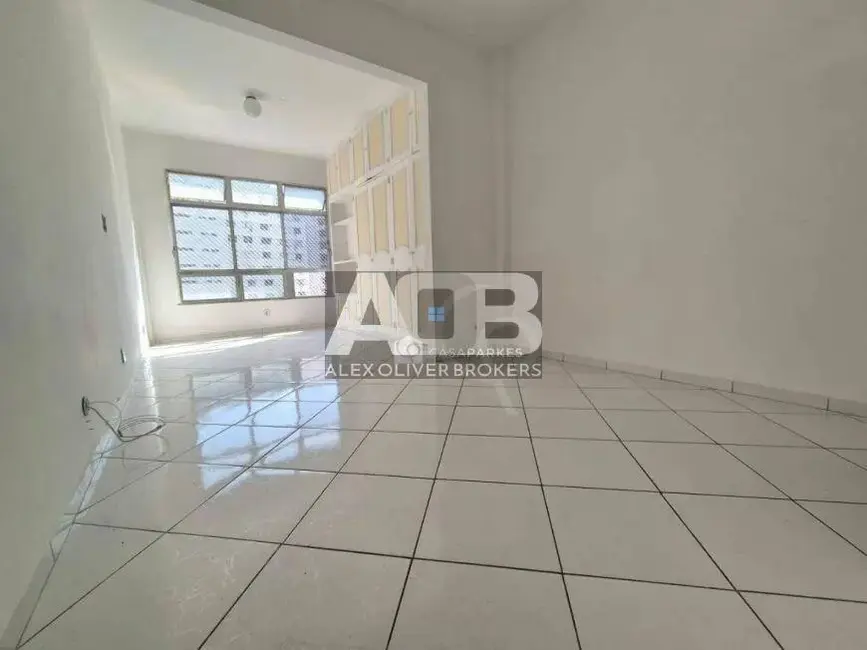 Apartamento com 1 quarto à venda, 34m2 em Copacabana, Rio De Janeiro - RJ - imagem 2 Foto 2 de Apartamento com 1 quarto à venda, 34m2 em Copacabana, Rio De Janeiro - RJ