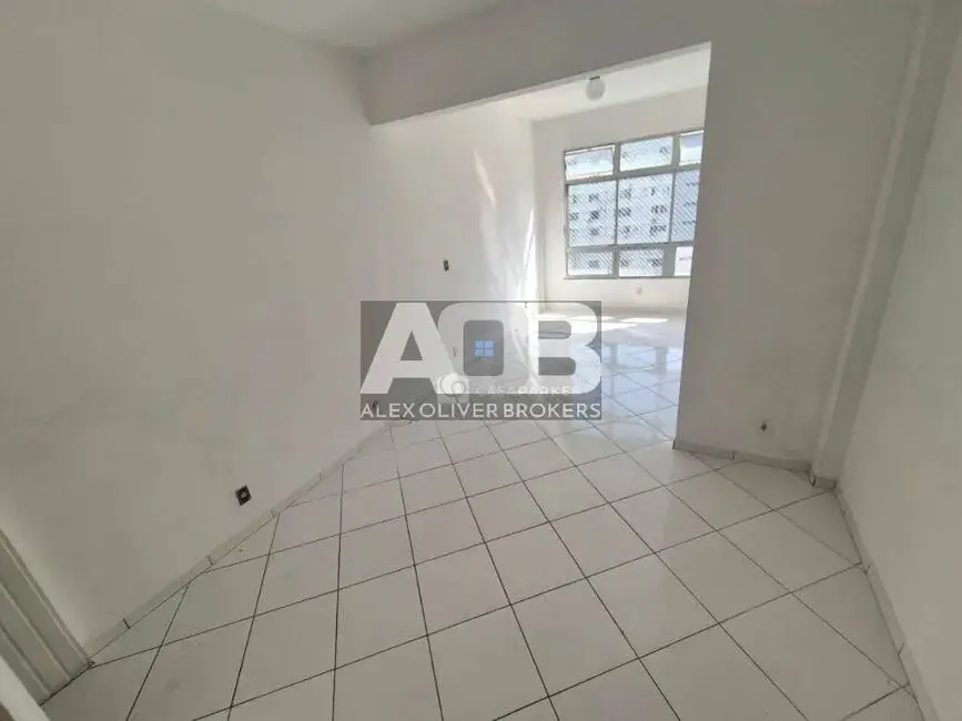 Apartamento com 1 quarto à venda, 34m2 em Copacabana, Rio De Janeiro - RJ - imagem 4 Foto 4 de Apartamento com 1 quarto à venda, 34m2 em Copacabana, Rio De Janeiro - RJ