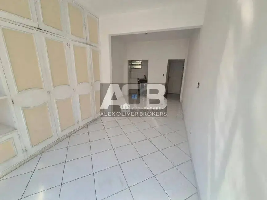 Apartamento com 1 quarto à venda, 34m2 em Copacabana, Rio De Janeiro - RJ - imagem 7 Foto 7 de Apartamento com 1 quarto à venda, 34m2 em Copacabana, Rio De Janeiro - RJ