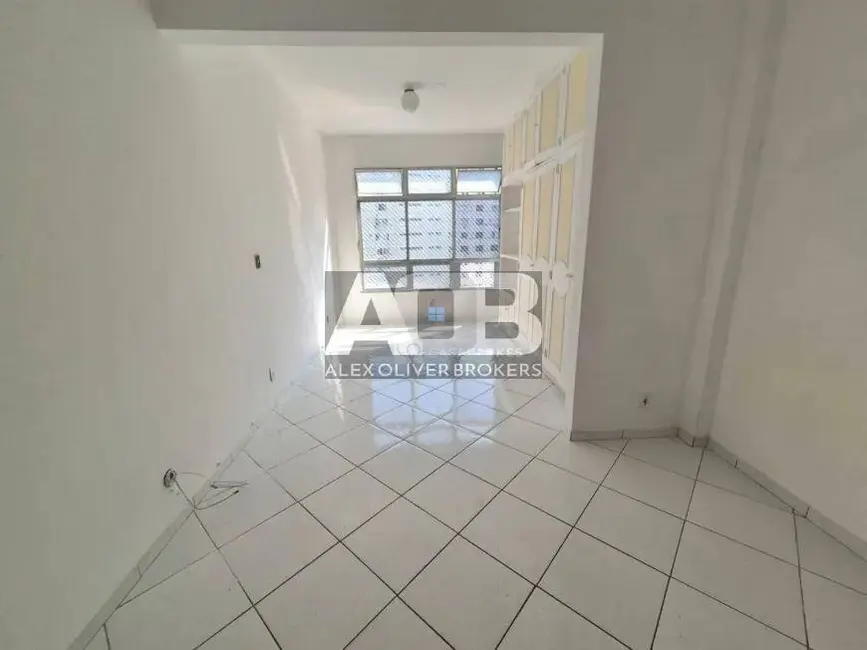 Apartamento com 1 quarto à venda, 34m2 em Copacabana, Rio De Janeiro - RJ - imagem 3 Foto 3 de Apartamento com 1 quarto à venda, 34m2 em Copacabana, Rio De Janeiro - RJ