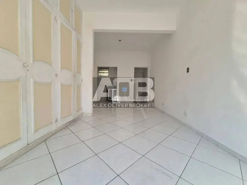 Apartamento com 1 quarto à venda, 34m2 em Copacabana, Rio De Janeiro - RJ - imagem 8 Foto 8 de Apartamento com 1 quarto à venda, 34m2 em Copacabana, Rio De Janeiro - RJ