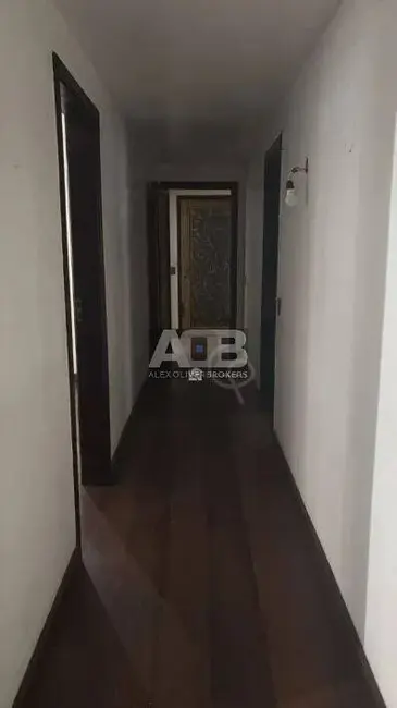 Apartamento com 3 quartos à venda, 180m2 em Copacabana, Rio De Janeiro - RJ - imagem 7 Foto 7 de Apartamento com 3 quartos à venda, 180m2 em Copacabana, Rio De Janeiro - RJ