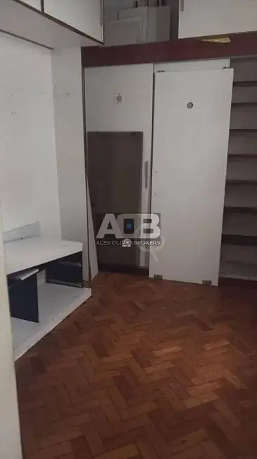 Apartamento com 3 quartos à venda, 180m2 em Copacabana, Rio De Janeiro - RJ - imagem 6 Foto 6 de Apartamento com 3 quartos à venda, 180m2 em Copacabana, Rio De Janeiro - RJ