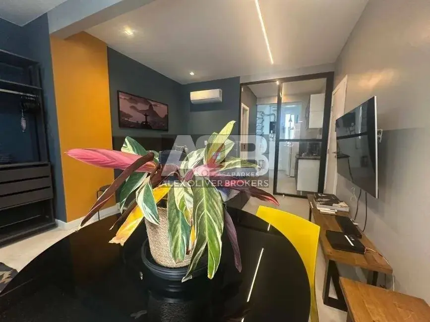Foto 2 de Apartamento com 1 quarto à venda, 37m2 em Copacabana, Rio De Janeiro - RJ