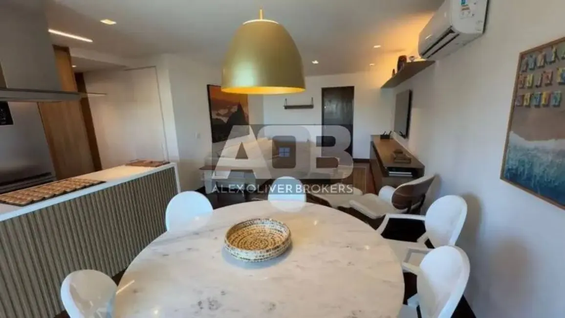 Foto 2 de Apartamento com 2 quartos à venda, 84m2 em Leblon, Rio De Janeiro - RJ