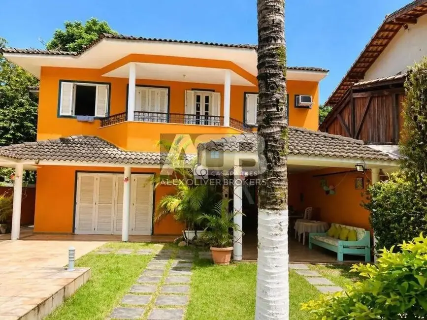 Casa com 5 quartos à venda, 249m2 em Barra da Tijuca, Rio De Janeiro - RJ - imagem 1 Foto 1 de Casa com 5 quartos à venda, 249m2 em Barra da Tijuca, Rio De Janeiro - RJ