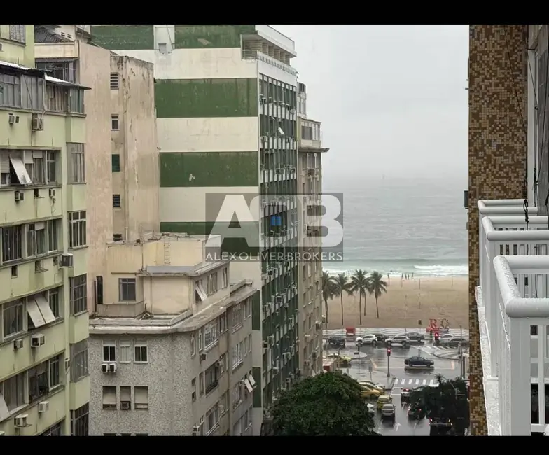 Apartamento com 4 quartos à venda, 131m2 em Copacabana, Rio De Janeiro - RJ - imagem 2 Foto 2 de Apartamento com 4 quartos à venda, 131m2 em Copacabana, Rio De Janeiro - RJ