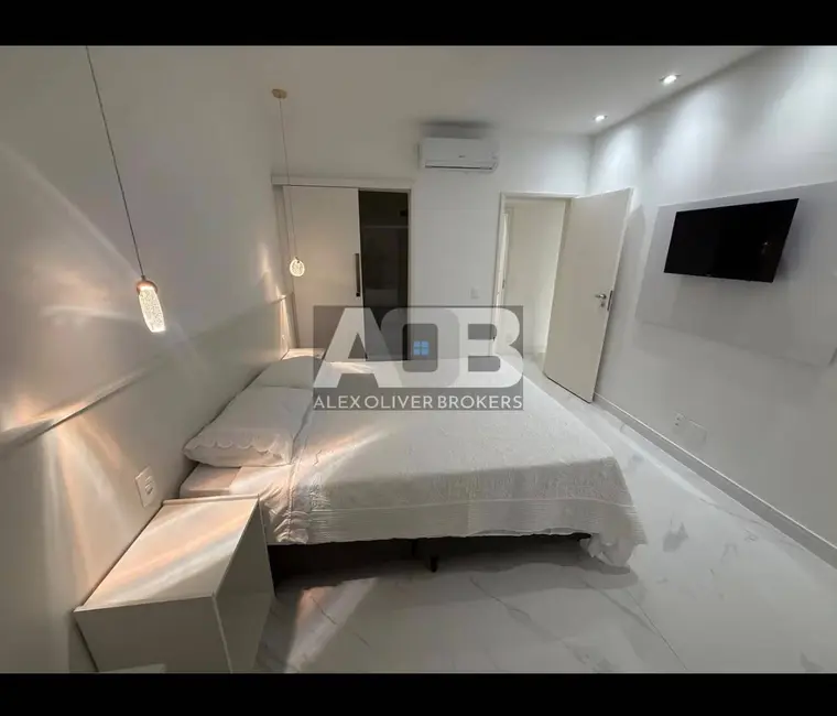 Apartamento com 4 quartos à venda, 131m2 em Copacabana, Rio De Janeiro - RJ - imagem 4 Foto 4 de Apartamento com 4 quartos à venda, 131m2 em Copacabana, Rio De Janeiro - RJ