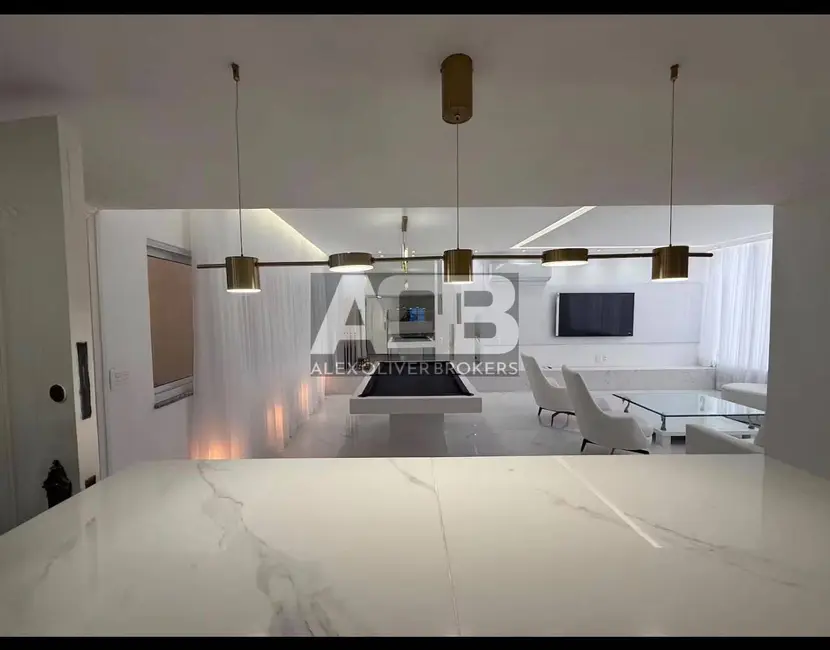 Apartamento com 4 quartos à venda, 131m2 em Copacabana, Rio De Janeiro - RJ - imagem 9 Foto 9 de Apartamento com 4 quartos à venda, 131m2 em Copacabana, Rio De Janeiro - RJ