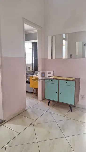 Apartamento com 2 quartos à venda, 44m2 em Copacabana, Rio De Janeiro - RJ - imagem 2 Foto 2 de Apartamento com 2 quartos à venda, 44m2 em Copacabana, Rio De Janeiro - RJ