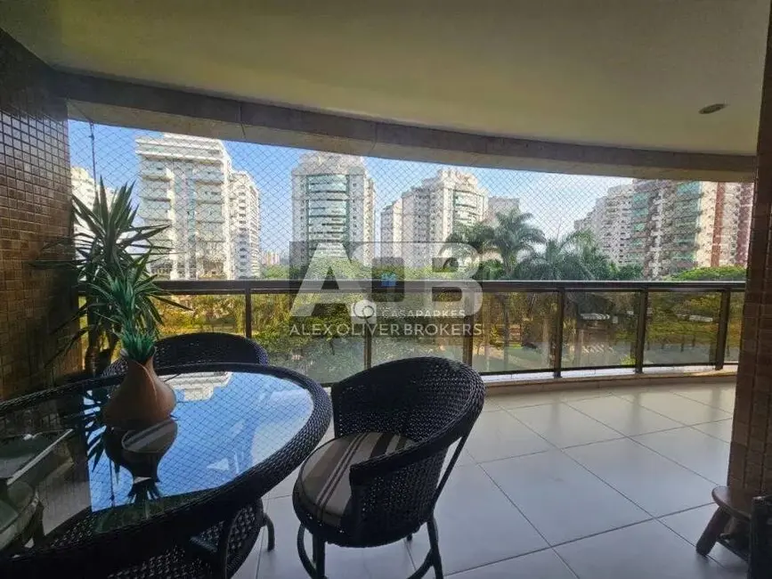 Foto 2 de Apartamento com 4 quartos à venda, 150m2 em Barra da Tijuca, Rio De Janeiro - RJ