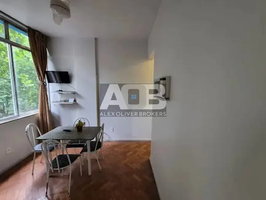 Apartamento com 1 quarto à venda, 31m2 em Copacabana, Rio De Janeiro - RJ - imagem 1 Foto 1 de Apartamento com 1 quarto à venda, 31m2 em Copacabana, Rio De Janeiro - RJ