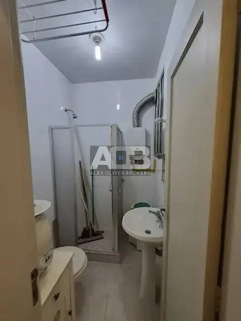 Apartamento com 1 quarto à venda, 31m2 em Copacabana, Rio De Janeiro - RJ - imagem 8 Foto 8 de Apartamento com 1 quarto à venda, 31m2 em Copacabana, Rio De Janeiro - RJ
