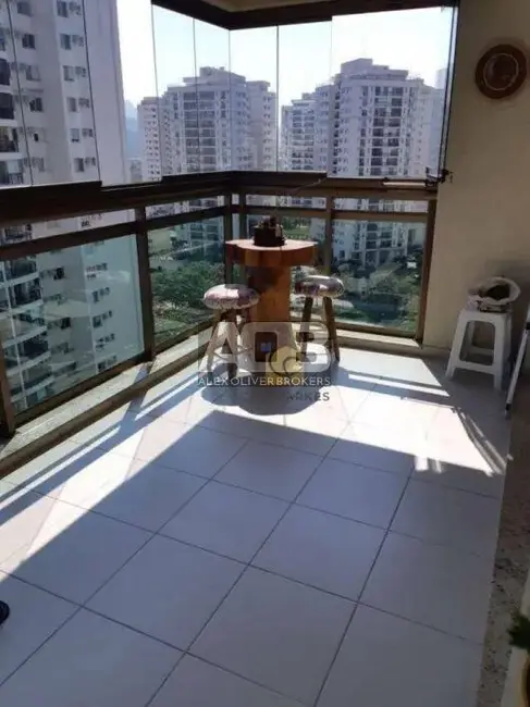 Apartamento com 3 quartos à venda, 115m2 em Rio De Janeiro - RJ - imagem 2 Foto 2 de Apartamento com 3 quartos à venda, 115m2 em Rio De Janeiro - RJ