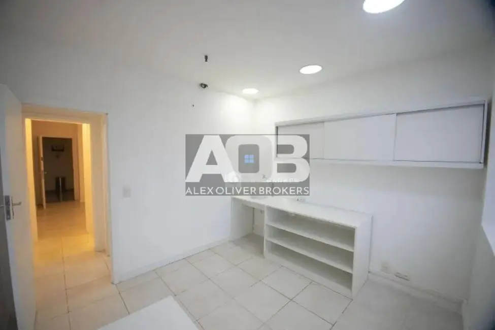 Sala Comercial à venda, 90m2 em Ipanema, Rio De Janeiro - RJ - imagem 3 Foto 3 de Sala Comercial à venda, 90m2 em Ipanema, Rio De Janeiro - RJ