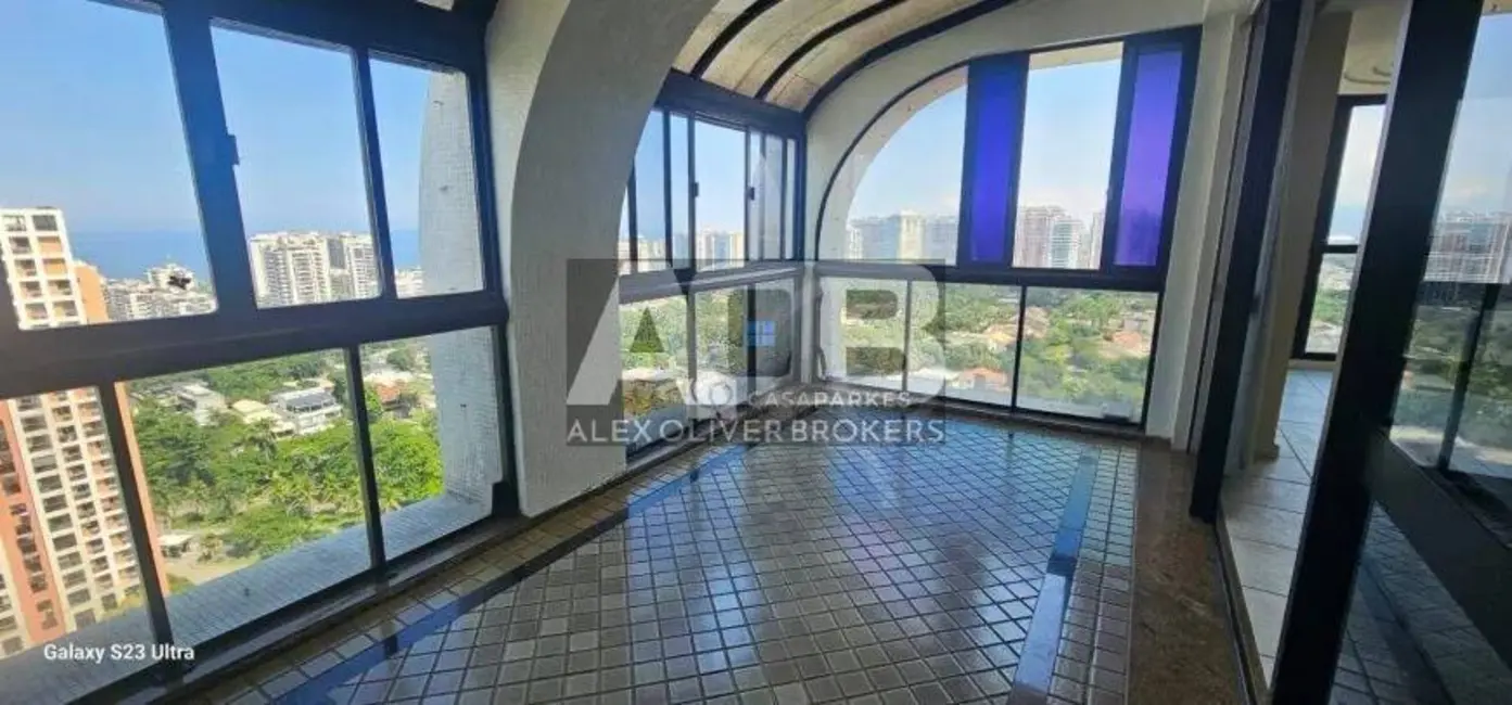 Cobertura com 3 quartos para alugar, 200m2 em Barra da Tijuca, Rio De Janeiro - RJ - imagem 4 Foto 4 de Cobertura com 3 quartos para alugar, 200m2 em Barra da Tijuca, Rio De Janeiro - RJ