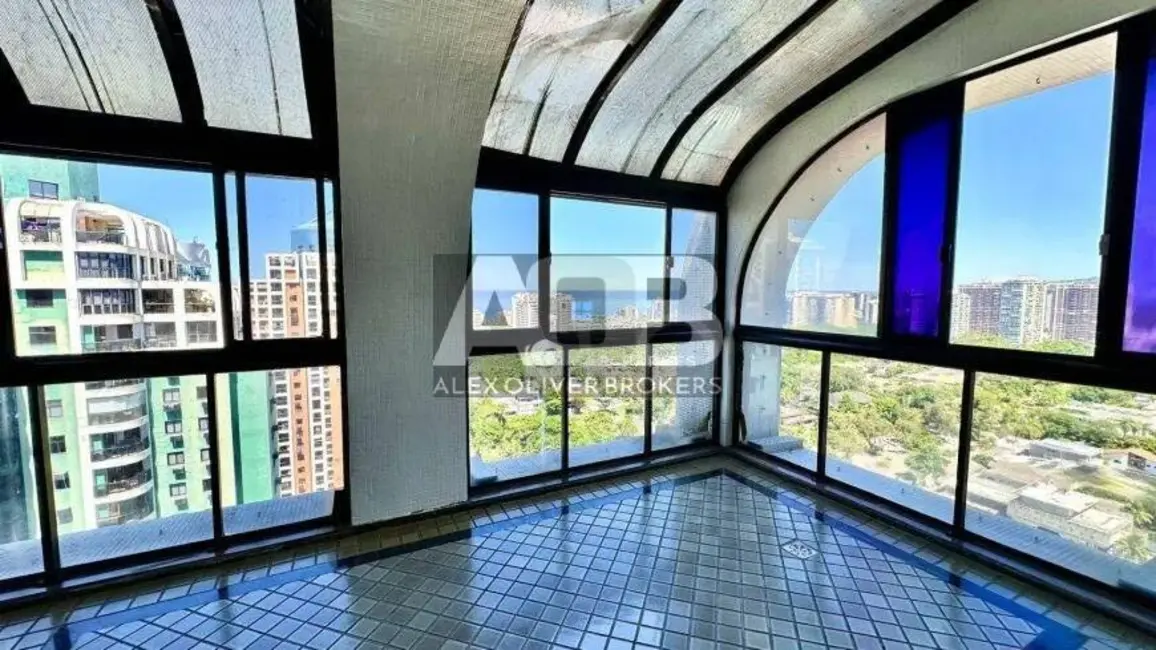 Cobertura com 3 quartos para alugar, 200m2 em Barra da Tijuca, Rio De Janeiro - RJ - imagem 1 Foto 1 de Cobertura com 3 quartos para alugar, 200m2 em Barra da Tijuca, Rio De Janeiro - RJ