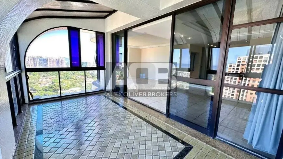 Cobertura com 3 quartos para alugar, 200m2 em Barra da Tijuca, Rio De Janeiro - RJ - imagem 5 Foto 5 de Cobertura com 3 quartos para alugar, 200m2 em Barra da Tijuca, Rio De Janeiro - RJ