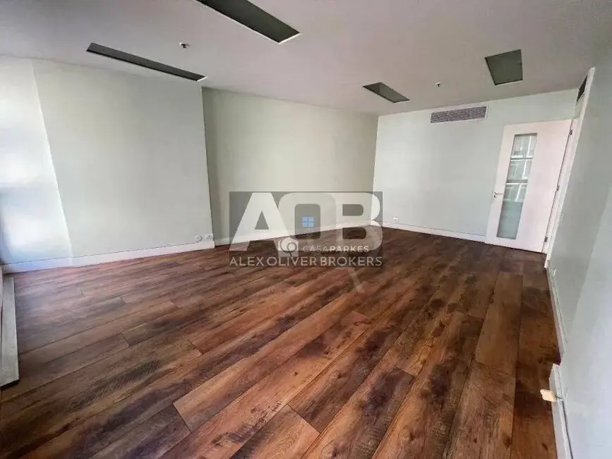 Sala Comercial à venda e para alugar, 120m2 em Centro, Rio De Janeiro - RJ - imagem 1 Foto 1 de Sala Comercial à venda e para alugar, 120m2 em Centro, Rio De Janeiro - RJ