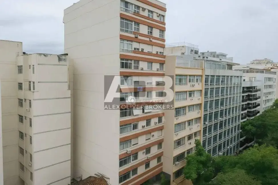 Apartamento com 4 quartos à venda, 140m2 em Tijuca, Rio De Janeiro - RJ - imagem 9 Foto 9 de Apartamento com 4 quartos à venda, 140m2 em Tijuca, Rio De Janeiro - RJ