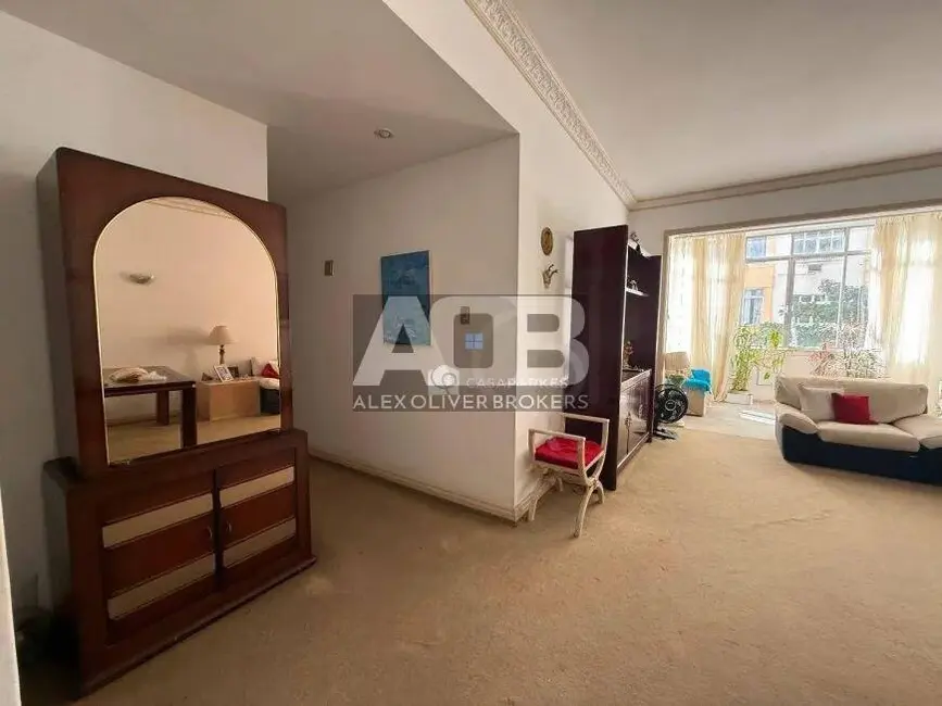 Apartamento com 3 quartos à venda, 140m2 em Copacabana, Rio De Janeiro - RJ - imagem 1 Foto 1 de Apartamento com 3 quartos à venda, 140m2 em Copacabana, Rio De Janeiro - RJ