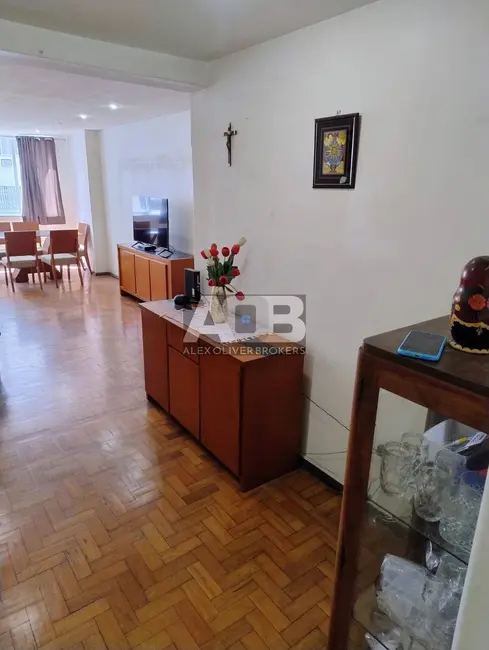 Apartamento com 3 quartos à venda, 112m2 em Copacabana, Rio De Janeiro - RJ - imagem 9 Foto 9 de Apartamento com 3 quartos à venda, 112m2 em Copacabana, Rio De Janeiro - RJ