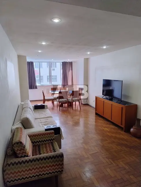 Apartamento com 3 quartos à venda, 112m2 em Copacabana, Rio De Janeiro - RJ - imagem 2 Foto 2 de Apartamento com 3 quartos à venda, 112m2 em Copacabana, Rio De Janeiro - RJ