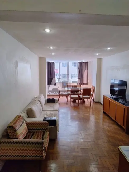 Apartamento com 3 quartos à venda, 112m2 em Copacabana, Rio De Janeiro - RJ - imagem 4 Foto 4 de Apartamento com 3 quartos à venda, 112m2 em Copacabana, Rio De Janeiro - RJ