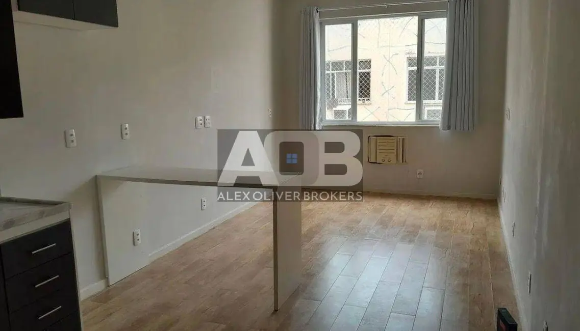 Apartamento com 1 quarto à venda, 30m2 em Flamengo, Rio De Janeiro - RJ - imagem 3 Foto 3 de Apartamento com 1 quarto à venda, 30m2 em Flamengo, Rio De Janeiro - RJ