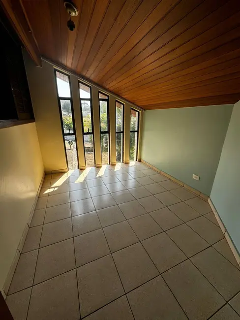 Casa com 4 quartos à venda, 280m2 em São Braz, Curitiba - PR - imagem 6 Foto 6 de Casa com 4 quartos à venda, 280m2 em São Braz, Curitiba - PR