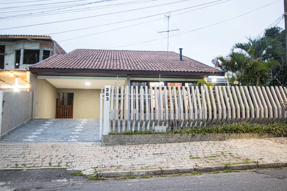 Casa com 4 quartos à venda, 280m2 em São Braz, Curitiba - PR - imagem 1 Foto 1 de Casa com 4 quartos à venda, 280m2 em São Braz, Curitiba - PR