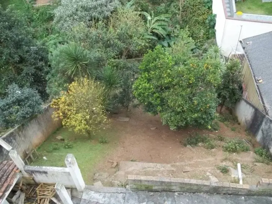 Sobrado com 3 quartos à venda, 300m2 em Santo Inácio, Curitiba - PR - imagem 8 Foto 8 de Sobrado com 3 quartos à venda, 300m2 em Santo Inácio, Curitiba - PR