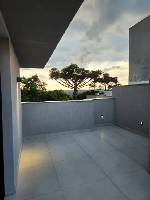 Sobrado com 3 quartos à venda, 166m2 em Pilarzinho, Curitiba - PR - imagem 8 Foto 8 de Sobrado com 3 quartos à venda, 166m2 em Pilarzinho, Curitiba - PR