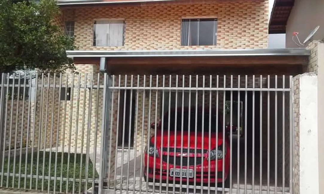 Casa com 3 quartos à venda, 150m2 em São Braz, Curitiba - PR - imagem 2 Foto 2 de Casa com 3 quartos à venda, 150m2 em São Braz, Curitiba - PR