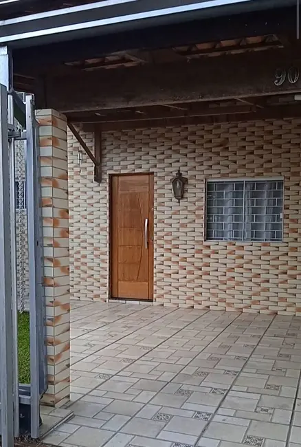 Casa com 3 quartos à venda, 150m2 em São Braz, Curitiba - PR - imagem 3 Foto 3 de Casa com 3 quartos à venda, 150m2 em São Braz, Curitiba - PR