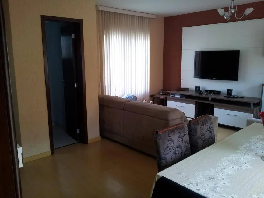 Sobrado com 3 quartos à venda, 162m2 em Santa Felicidade, Curitiba - PR - imagem 4 Foto 4 de Sobrado com 3 quartos à venda, 162m2 em Santa Felicidade, Curitiba - PR