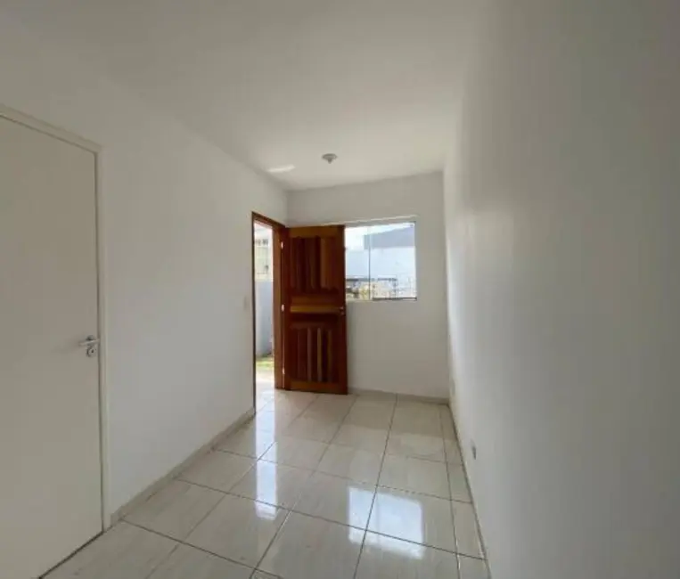 Casa com 2 quartos à venda, 59m2 em Tatuquara, Curitiba - PR - imagem 3 Foto 3 de Casa com 2 quartos à venda, 59m2 em Tatuquara, Curitiba - PR